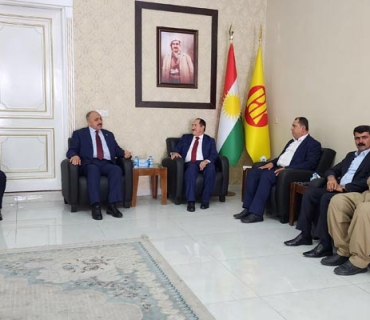 *شاندێکى باڵاى YNDK ساڵیادی دامەزراندنی پارتى دیموکراتى کوردستان پیرۆز دەكات*