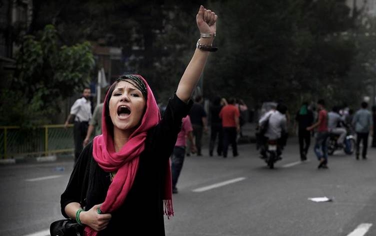 Li Rojhilatê Kurdistanê 6 kes, li Îranê jî 9 jin hatin desteserkirin