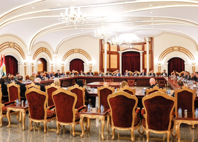 سەرۆک بارزانی لەگەڵ وەزیر و ئەندامانی فڕاكسیۆنی پارتی لە ئەنجوومەنی نوێنەرانی عێراق و بەرپرسانی پارتی لە بەغدا كۆ بووەوە