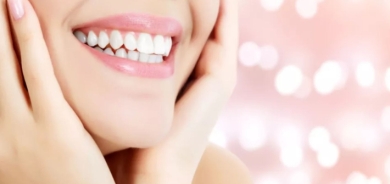 تجنب تناول هذه الاطعمة على الريق لحماية الأسنان