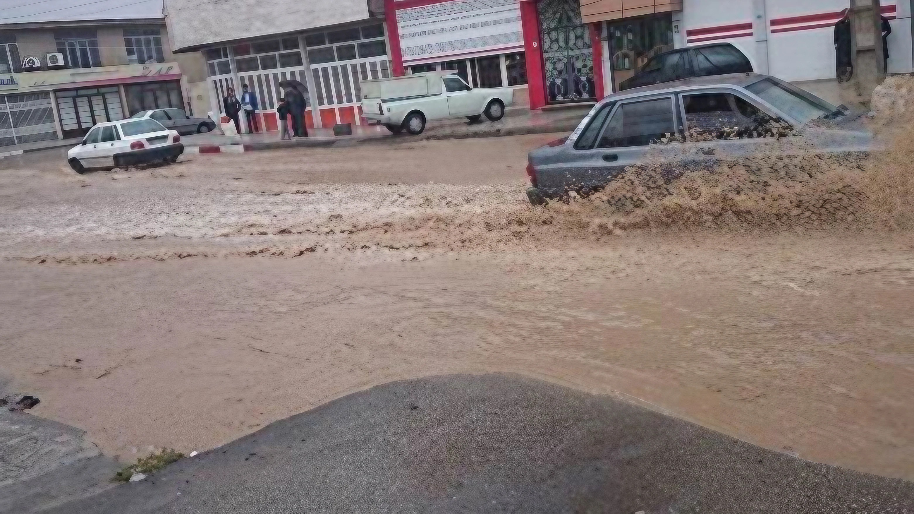 Li 17 bajarên Îran û Rojhilatê Kurdistanê hişyariya lehiyê hat dayîn