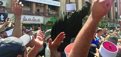 احتجاجات السويداء تتسع... ومظاهرات ليلية بدرعا