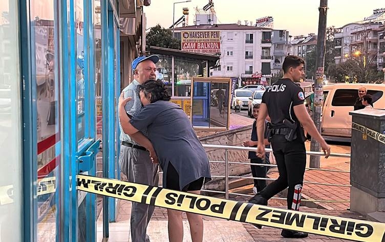 ANTALYA - Kesekî hevjîna xwe bi kêrê kuşt