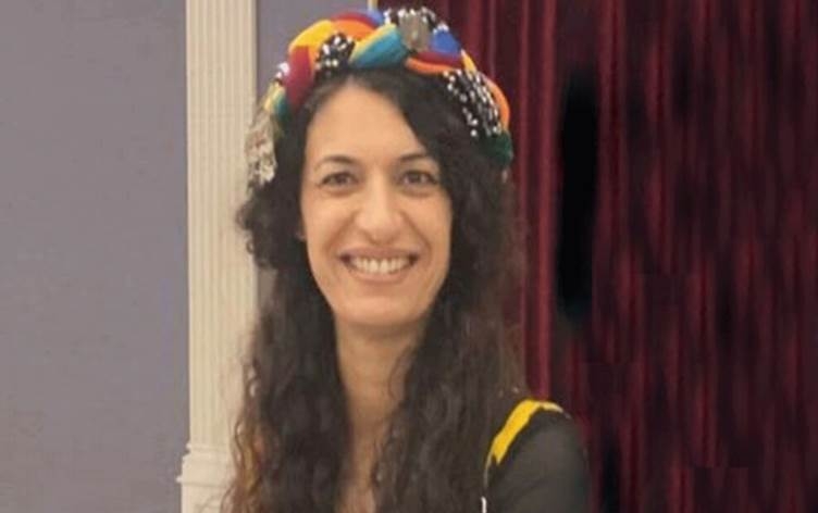 Hunermenda Kurd a nexweşa penceşêrê hat girtin