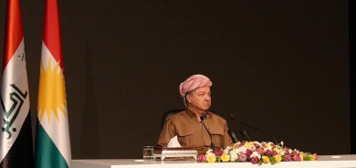 الرئيس بارزاني يجتمع في دهوك بالمعلمين وأساتذة الجامعات