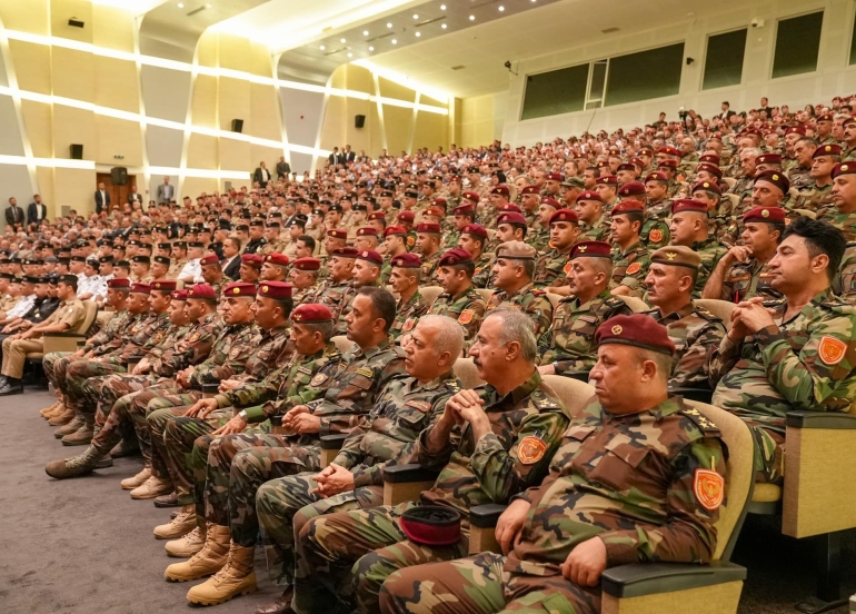 سەرۆك بارزانی لەگەڵ ئەفسەر و پلەدارانی پێشمەرگە و دەزگە ئەمنییەكانی سنووری پارێزگای دهۆك كۆبۆوە