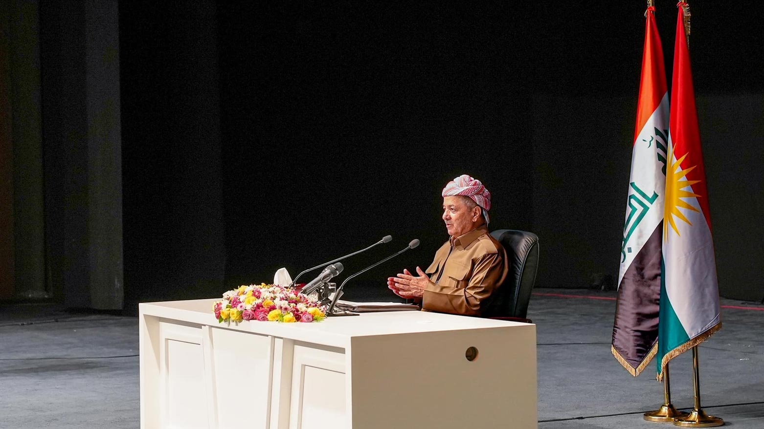 الرئيس بارزاني يجتمع في دهوك بضباط البيشمركة والقوات الامنية