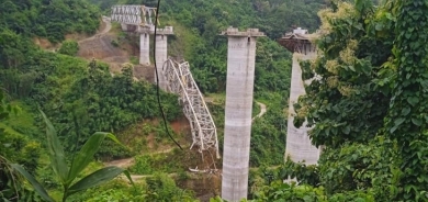 داڕمانی پردێک کە لە قۆناغی دروستکردندایە لە ویلایەتی میزۆرام لە هیندستان
