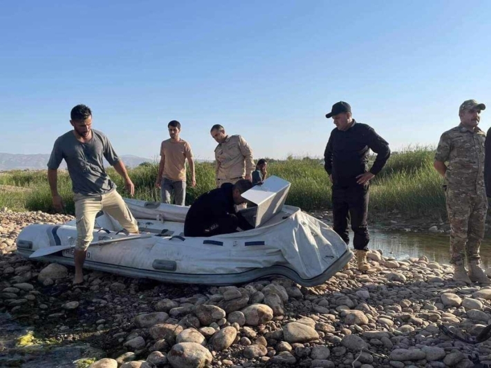 Akrê – Du keçên ciwan di avê de xeniqîn