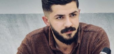 شیعر قورسترین ژانەری ئەدەبە و پێویستی بە زمانێکی چڕهەیە ناکرێت هەموونوسینێك ناوبنێن شیعر