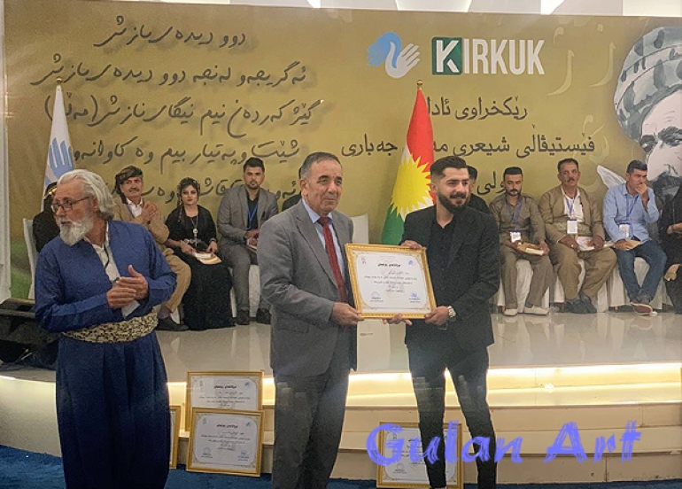 شیعر قورسترین ژانەری ئەدەبە و پێویستی بە زمانێکی چڕهەیە ناکرێت هەموونوسینێك ناوبنێن شیعر