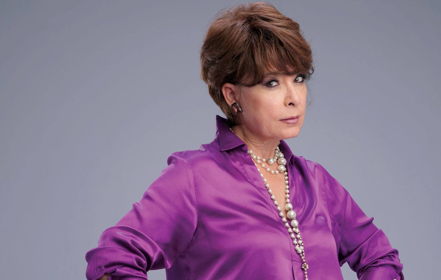 الفنانة المصرية أنوشكا : شهيتي مفتوحة للغناء