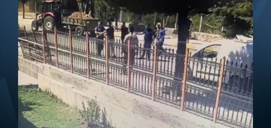 Bira û biraziyên Serokê Rêxistina AK Partiyê êrişî rêveberekî şaredariyê kir