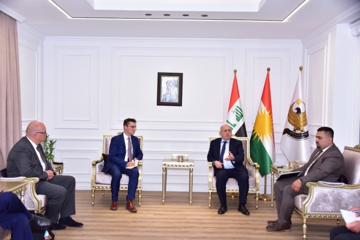 وزير المالية لوفد برلماني كندي: سياسة الكابينة التاسعة قامت على تصفير المشاكل مع بغداد وفقا للدستور