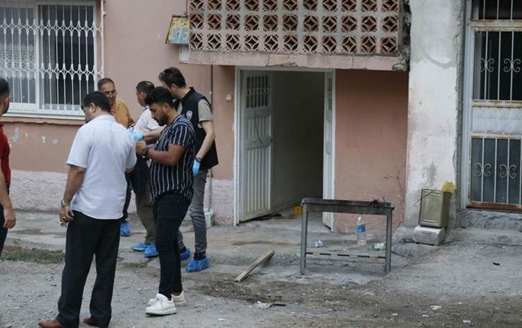 Kesê ji malbata xwe 2 kes kuştin û 3 kes jî birîndar kirin mir