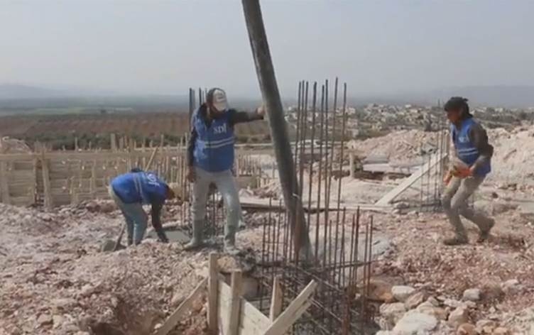 EFRÎN – Tirkiye, Filistînî û welatên kendavê bi dirûşmên mirovî demografiyê diguherînin