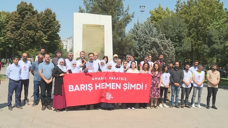 Di 1ê Îlonê de li Diyarbekirê banga aştiyê hat kirin