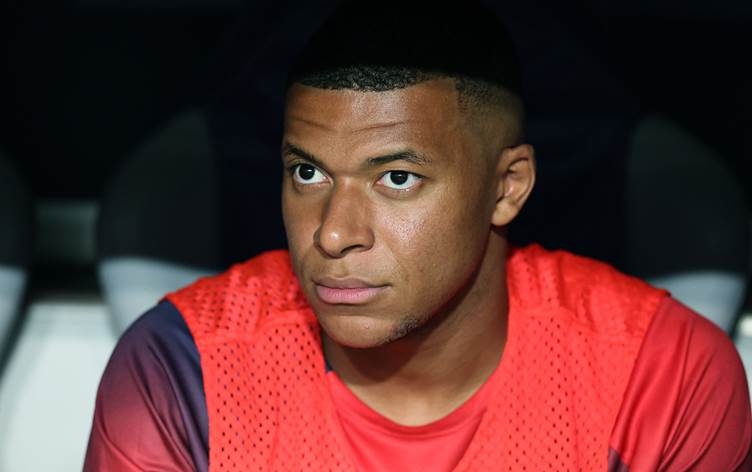 ئێمباپێ نەچووە ریال مەدرید