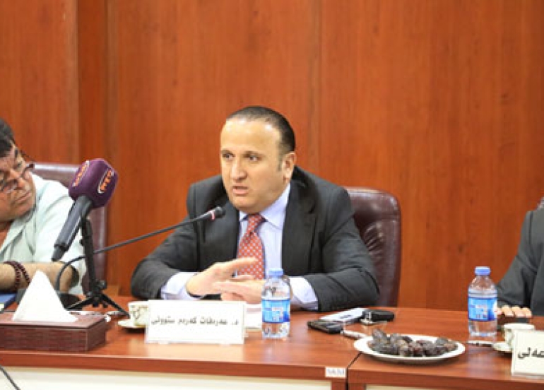 د.عـە‌رە‌فــات كــە‌رە‌م سـتـوونــی پـسـپۆر له‌ به‌راورده‌ ئاینییه‌كان و فه‌لسه‌فه‌ی ئیسلامی:   لە‌ هە‌ر شوێنێك ئیسلامی سیاسی بوونی هە‌بێت، چارە‌نووسی ئە‌و شوێن و وڵاتە‌ كاولبوونە‌، ئیسلامی سیاسیی بە‌ سروشتی خۆی ڕێگە‌ نادات سە‌قامگیری دروست بێت