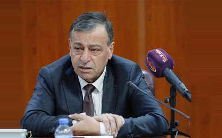 فەرهاد محەمەد  ئەندامی بەشی ڕۆشنبیری و ڕاگەیاندنی پارتی دیموكراتی كوردستان:     بەكارهێنانی ئایین بۆ سیاسەتی حزبی ئەقڵ بەند دەكات و بیركردنەوە دەخەسێنێت