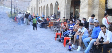 لاوان لە نێوان خەمساردی و خۆپێگەیاندندا