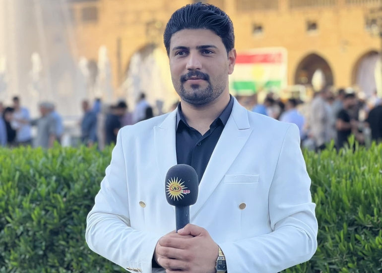 لاوان لە نێوان خەمساردی و خۆپێگەیاندندا