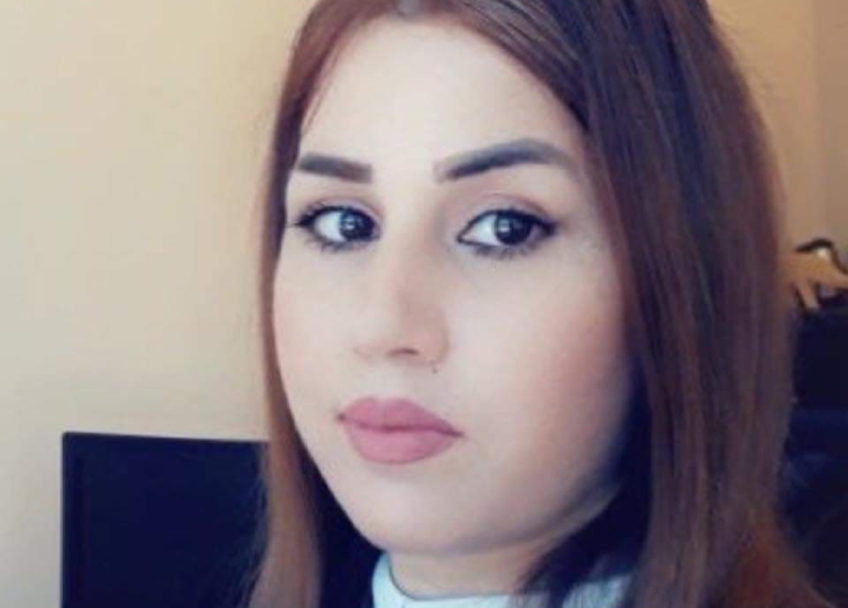 لاوان لە نێوان خەمساردی و خۆپێگەیاندندا