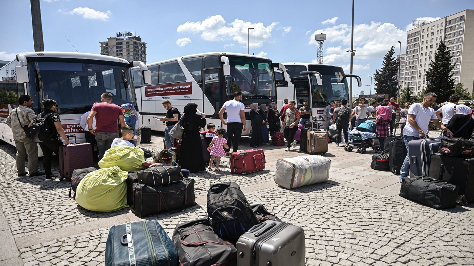 Desthilatên Tirkiyê 360 penaberên Sûrî dersînor dike