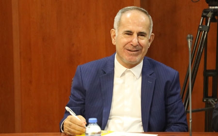 د.سۆران سێوكانی  مامۆستای زانكۆ و پسپۆر لە‌ هزری ئیسلامی سیاسیدا:     بۆخۆم لە سەرکردەی باڵای یەکگرتوی ئیسلامیم بیستووە وتوویەتی مەسەلەی نەتەوایەتی و دیموکراسی  بۆ بەڕێکردنی کاتە، نەك مەبدەئێک بێت لامان