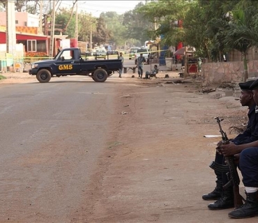 لەهێرشە تیرۆریستییەکانی مالی ٦٤ كەس کوژران