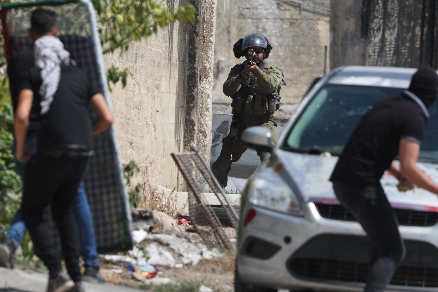 تأهب أمني في إسرائيل... ومناورات في غزة