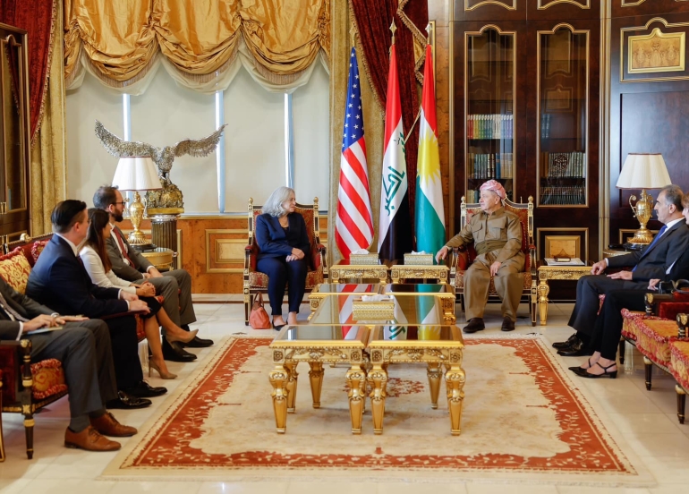 ســـەرۆك بــارزانــی پێشوازی لە باڵیۆزی ئەمەریكا لە عێراق دەكات