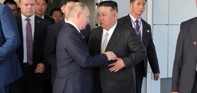 طوكيو تحذّر غداة قمّة بوتين-كيم من انتهاك العقوبات الأممية على بيونغ يانغ