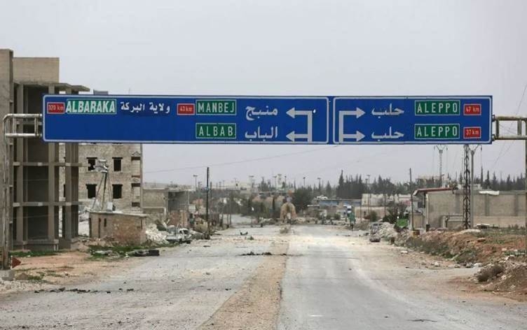 Tirkiyeyê li Minbicê êrişî otomobîlekê kir: 3 şervanên YPJyê canê xwe ji dest da