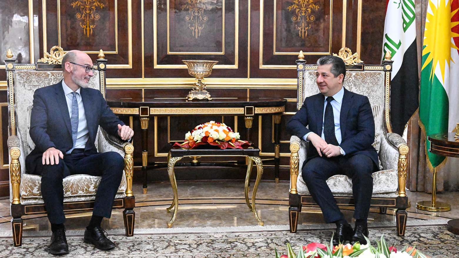 رئيس حكومة كوردستان يستقبل السفير البريطاني لدى العراق