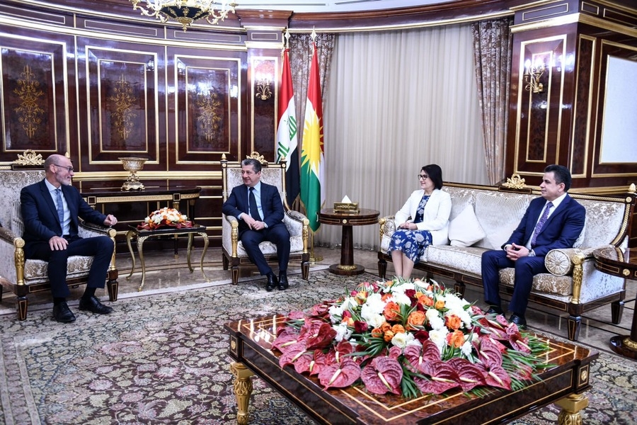 Serokwezîr û balyozê      Brîtanyayê civiyan