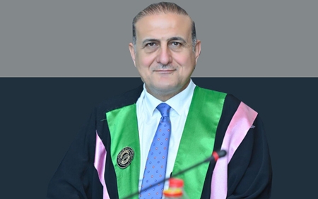 دكتۆر عیسام فەیلی  پسپۆڕی مێژوو لە كۆلێژی پەروەردەی زانكۆی موستەنسرییە بۆ گوڵان:     ژەنەڕاڵ مستەفا بارزانی یەكەمین مقاوەمەتی لە دژی ڕژێمی عێراق بۆ داكۆكیكردن لە مافەكانی نەتەوەی كورد بەڕێوە برد   