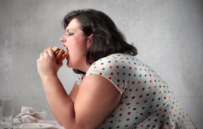 دراسة جديدة: مكان عيشك يؤثر على خيارات الطعام وزيادة الوزن