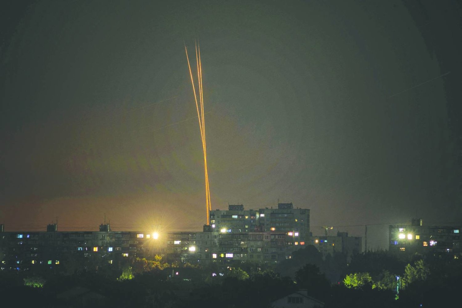 كيم يغادر روسيا بتعهدات... وهدايا