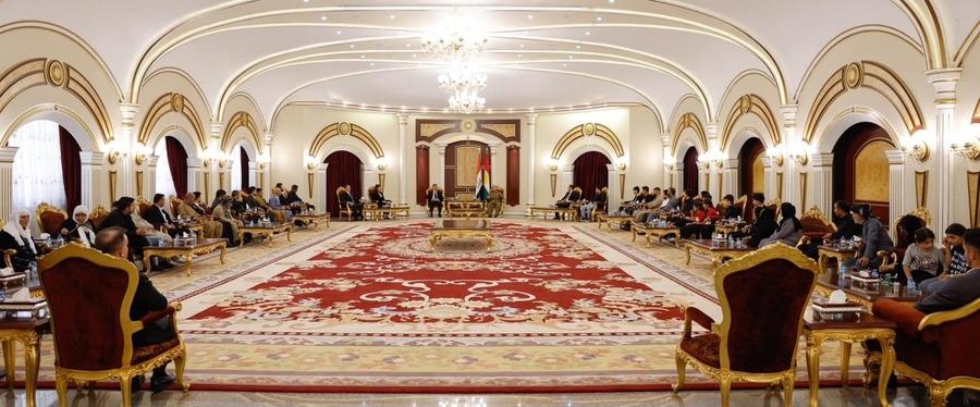 Serok Barzanî li gel kesûkarên şehîd û birîndarên Kerkûkê civiya