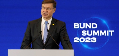 «الاتحاد الأوروبي» لا ينوي فك الارتباط مع الصين... ولكن