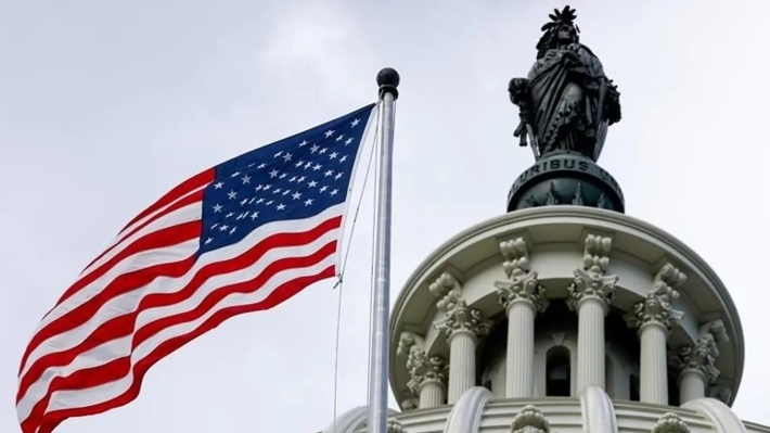 Amerîka serxwebûna du giravan nas dike