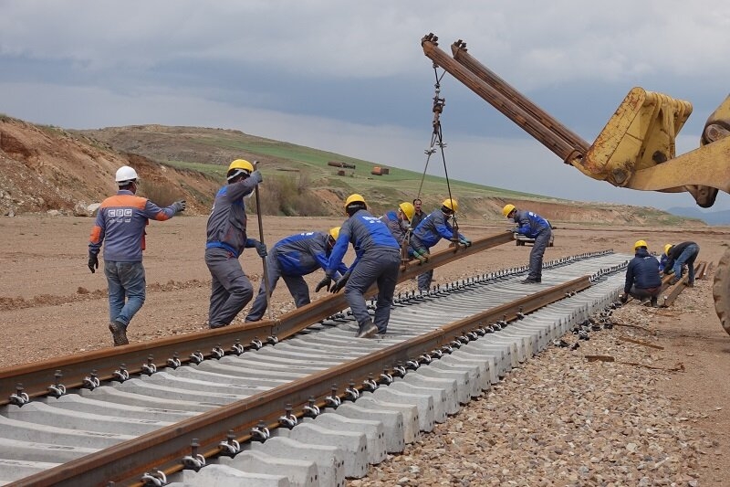 ڕاوێژکاری گواستنەوەی حکومەتی عێراق: هێڵی ئاسنی نێوان عێراق و ئێران دوای 18 مانگ ئامادە دەبێت