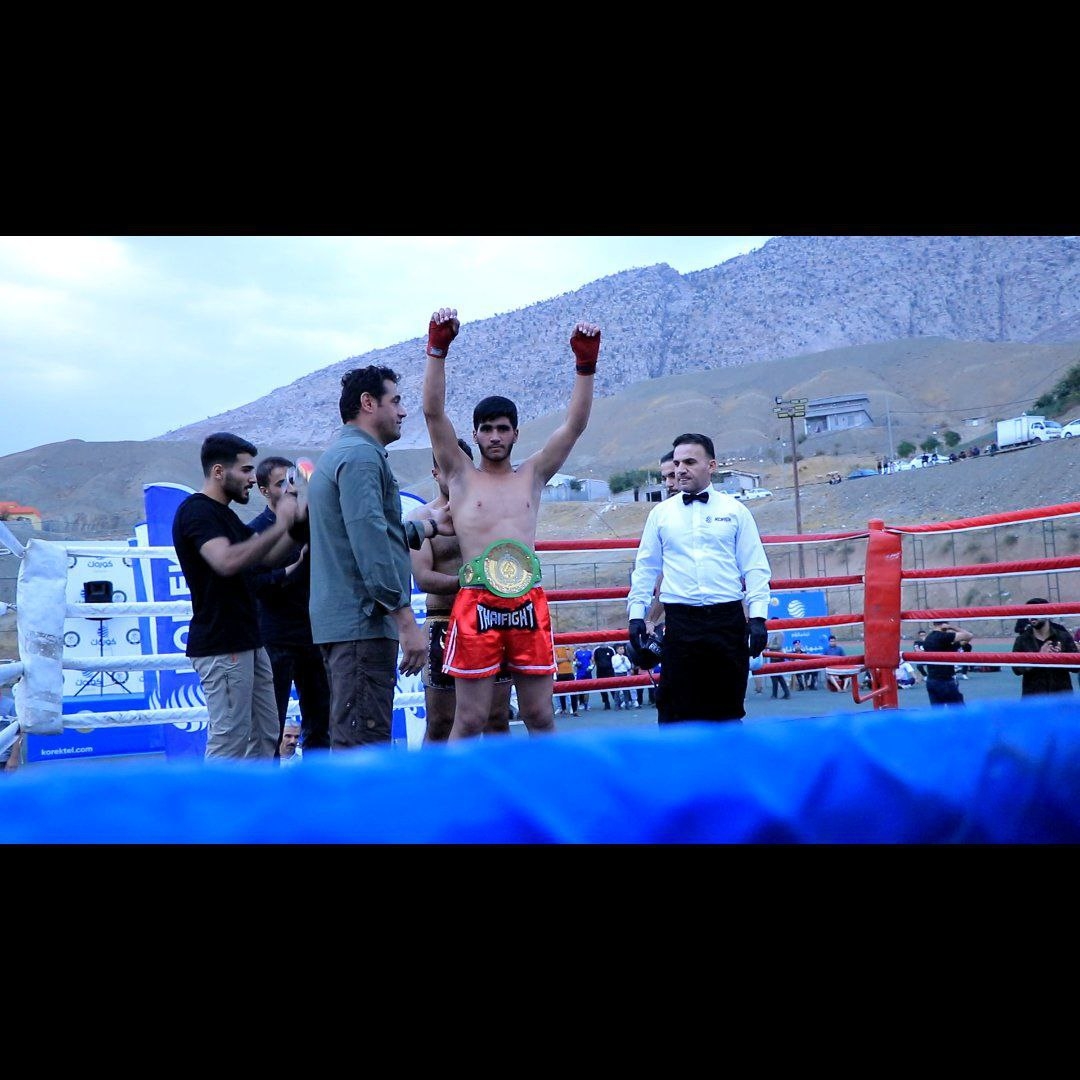 پاڵەوانێك لەیاری و ئەنجام و دەركەوتنی جیاواز