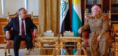 Serok Barzanî pêşwazî li şandeke bilind a Tevgera Demokrat a Aşûrî kir