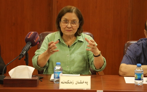 پەخشان زەنگەنە  سیاسەتمەدار و سەرۆكی پێشووی ئەنجومەنی خانمانی كوردستان بۆ گوڵان:     لە مێژووی نزیكی بزووتنەوەی ڕزگاریخوازیی كوردستاندا، بڕیاری ئەنجامدانی ڕیفراندۆم، بوێرترین و ڕەواترین پرۆسەیە كە خەڵكی كوردستان ئەنجامی داوە