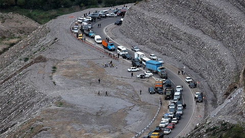 Leşkerên Azerî malên Kurd û Ermeniyan talan dikin