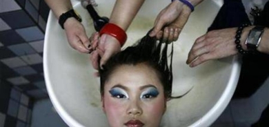 6 طرق لتنظيف شعرك من دون شامبو!