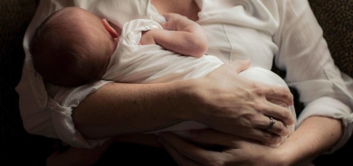 الرضاعة الطبيعية تُخفّض مخاطر سمنة الأطفال