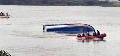 بەهۆی وەرگەڕانی بەلەمێک ٤٠ کەس بێسەروشوێن بوون